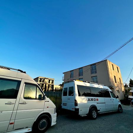 Smile Guesthouse ティビリシ エクステリア 写真